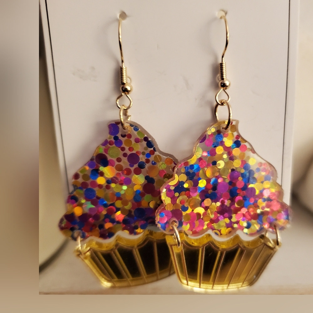 ⭐️3 For$20⭐️Pair of cupcake earrings